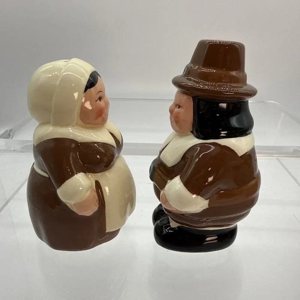 Publix® Encore Edition The Pilgrim Pair Salt & Pepper Shaker Year 2000 Edition